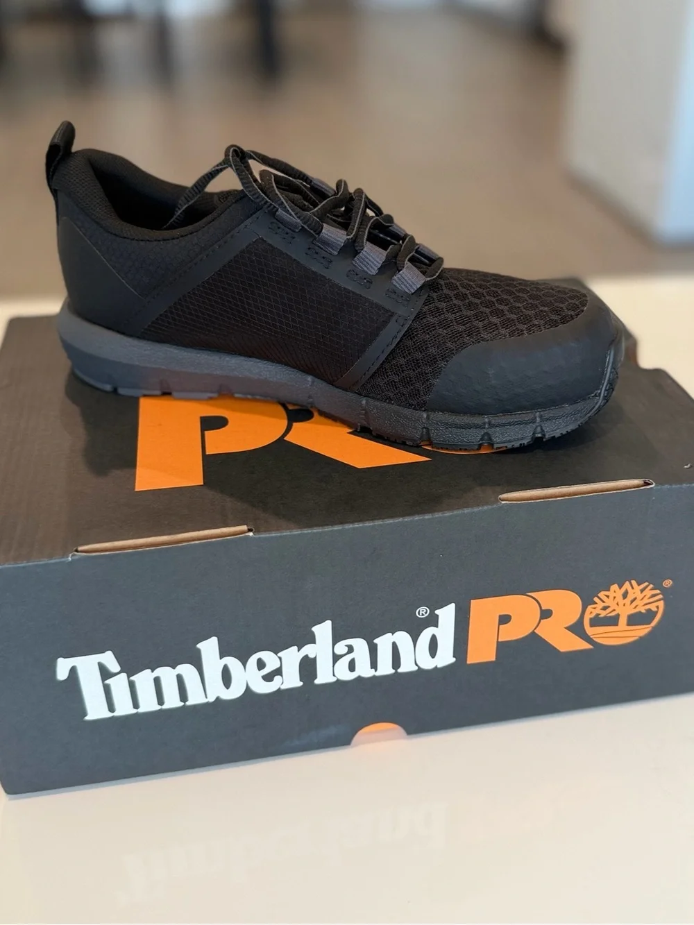 New In Box Timberland Pro Women’s Radius Black CompositeToe Work Shoe- Size 6M